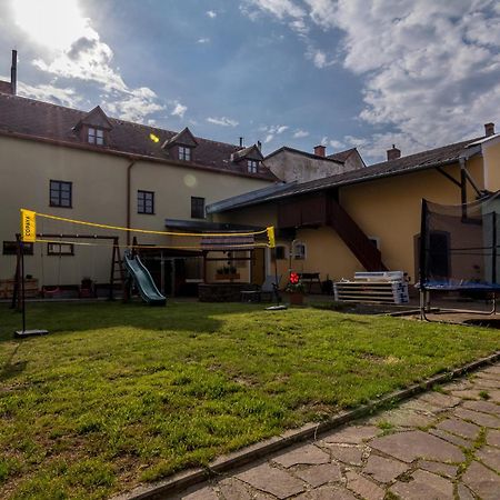 Penzion A Restaurace U Vladare Toužim Kültér fotó